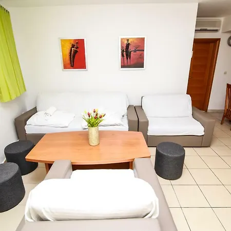 Apartamento Mara *