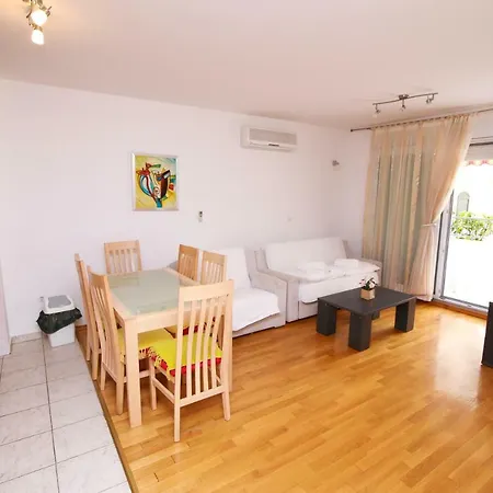 Apartamento Mara Makarska