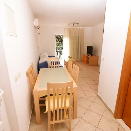 Apartamento Mara Makarska