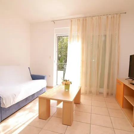 Mara * Makarska